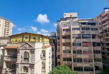 Apartments For sale - 2 rooms - floor 5