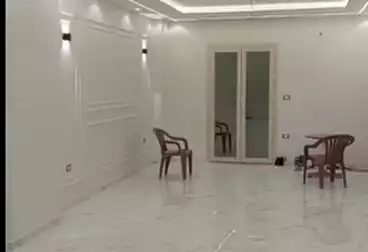 شقق للبيع - 3 غرف - بالدور 1