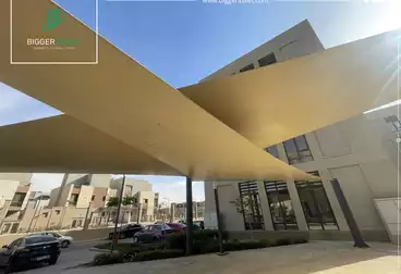 مكاتب للإيجار - 4 غرف - بالدور 3