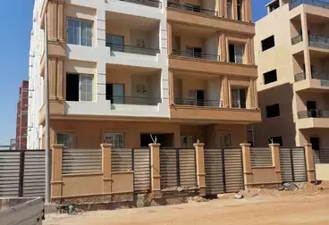 شقق للبيع - 4 غرف - بالدور 0
