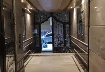 Apartments For sale - 4 rooms - floor 8