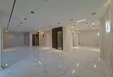 Apartments For sale - 4 rooms - floor 1