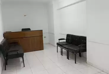 مكاتب للإيجار - 3 غرف - بالدور 1