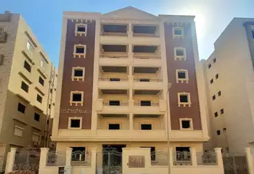 شقق للبيع - 3 غرف - بالدور 1