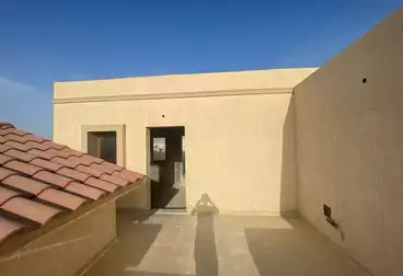 توين هاوس للبيع - 4 غرف
