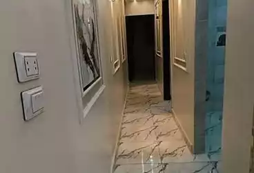 شقق للبيع - 3 غرف - بالدور 8