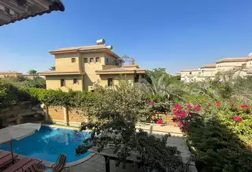 عقارات للبيع - 8 غرف
