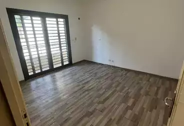 شقق للإيجار - 3 غرف - بالدور 0