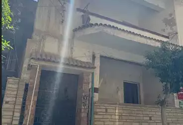 House / Home For sale - 6 rooms