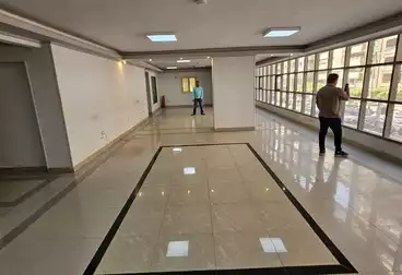 Offices For rent - 8 rooms - floor 0