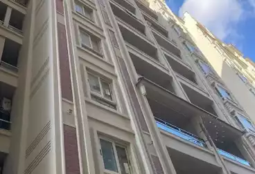 Apartments For sale - 2 rooms - floor 5