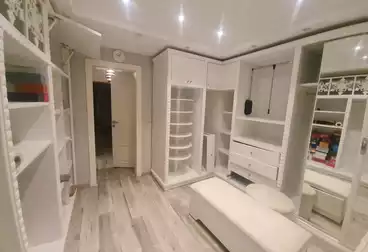 Apartments For rent - 3 rooms - floor 6