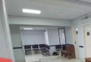 غرفة في عيادة للإيجار - بالدور 1
