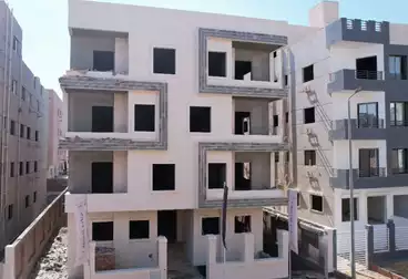 شقق للبيع - 3 غرف - بالدور 1