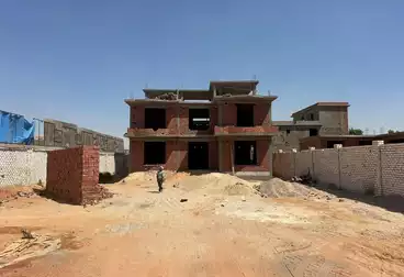 فيلا منفصلة للبيع - 9 غرف
