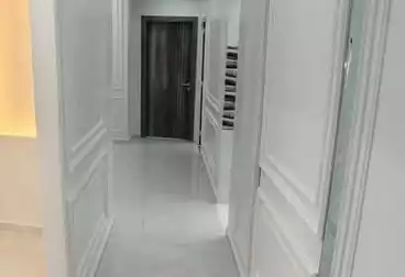 Apartments For sale - 3 rooms - floor 1