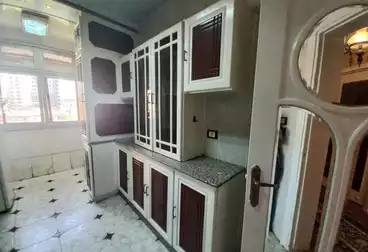 شقق مفروشة للبيع - 1 غرف - بالدور 7