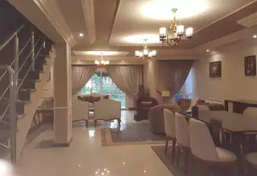 أي فيلا للإيجار