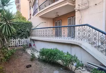 شقة بحديقة للإيجار - 3 غرف - بالدور 0