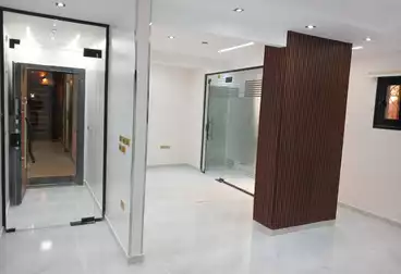 إداري للإيجار - 3 غرف - بالدور 8