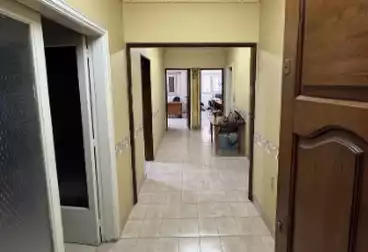 شقق للبيع - 3 غرف - بالدور 1