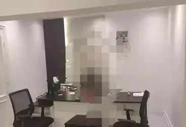 مقر إداري للإيجار - 2 غرف - بالدور 1