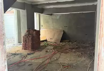 دوبلكس بحديقة للإيجار - 4 غرف - بالدور 0