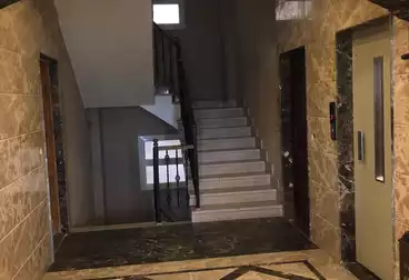 شقق للبيع - 1 غرف - بالدور 0