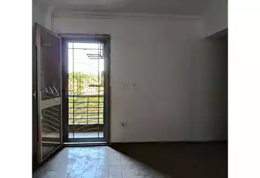 شقق للبيع - 3 غرف - بالدور 1