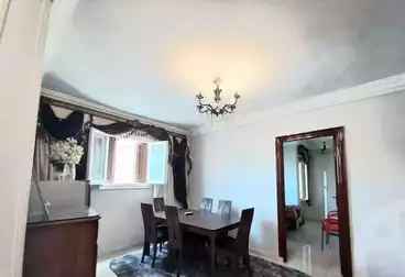 شقق مفروشة للبيع - 3 غرف - بالدور 9