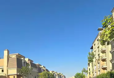 شقة بحديقة للبيع - 3 غرف - بالدور 0