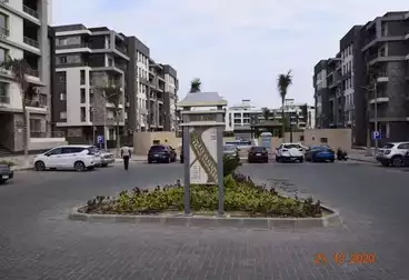 شقق للبيع - 3 غرف - بالدور 1