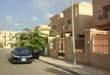 فلل للبيع - 5 غرف