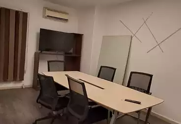 Administrative For rent - 5 rooms - floor 6