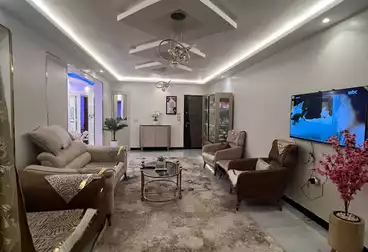 Furnished Apartment For sale - 3 rooms - floor 11