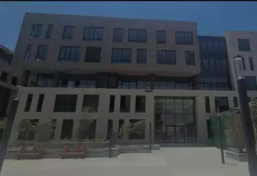 مساحة مكتبية للإيجار - بالدور 1