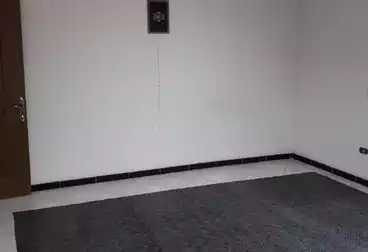 غرفة في مكتب للإيجار - بالدور 1