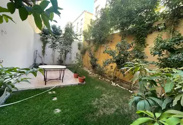 Apartment with Garden For sale - 3 rooms - floor 1