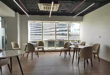 مكاتب للإيجار - 6 غرف - بالدور 1