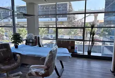 مكاتب للإيجار - 1 غرف - بالدور 1