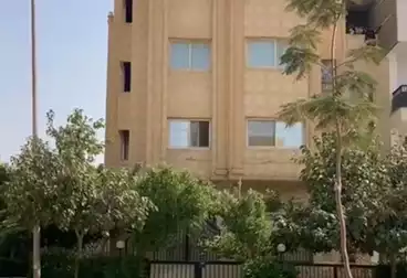 Building For sale - 9 rooms