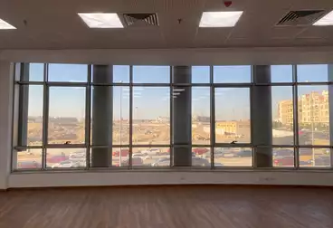مكاتب للإيجار - 1 غرف - بالدور 1