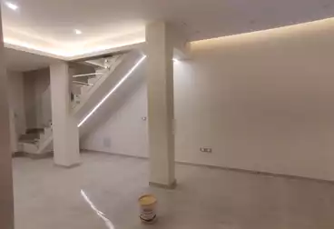 عقارات للبيع - 3 غرف - بالدور 0