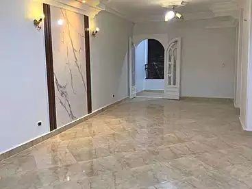 شقق للبيع - 3 غرف - بالدور 1
