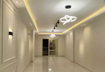 مكاتب للإيجار - 3 غرف - بالدور 4