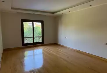 عقارات للبيع - 7 غرف