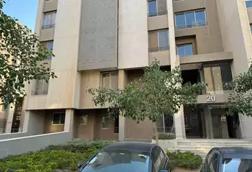 دوبلكس بحديقة للبيع - 3 غرف - بالدور 2