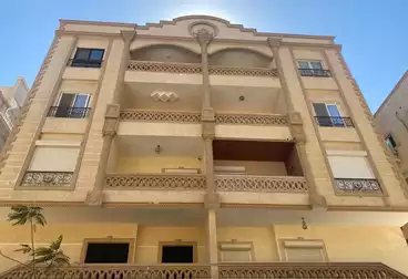 شقق للبيع - 3 غرف - بالدور 1