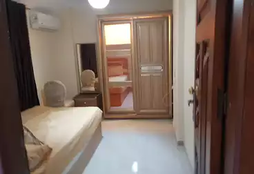 شقة بحديقة للإيجار - 2 غرف - بالدور 0