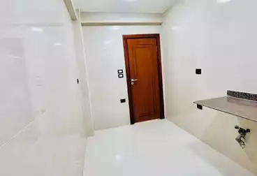 شقق للبيع - 3 غرف - بالدور 4